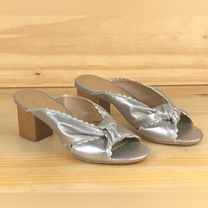 Jack Rogers Holly Suede Mule; Size 8; Platinum